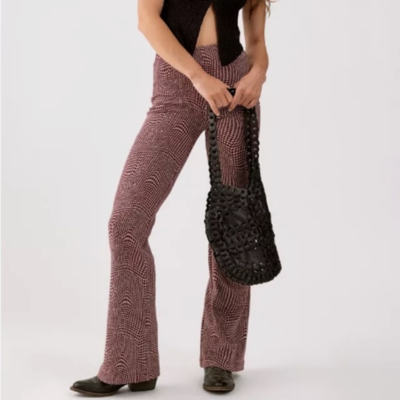 Urban Outfitters UO Bryn Pull-On Flare Stretch Pant - Picture 1 of 8